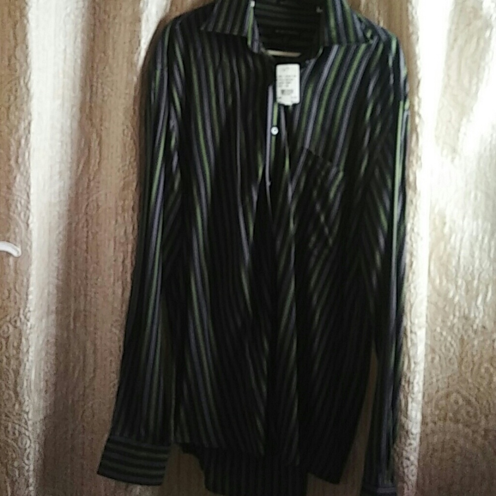 Mens long sleeve dress shirt with collar.
